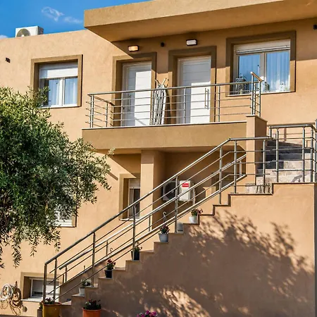 Apartment Katsanikos